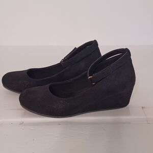 Girls SOIREE Elegant Black Wedge Shoes hook and loop strap around ankle Size 2M